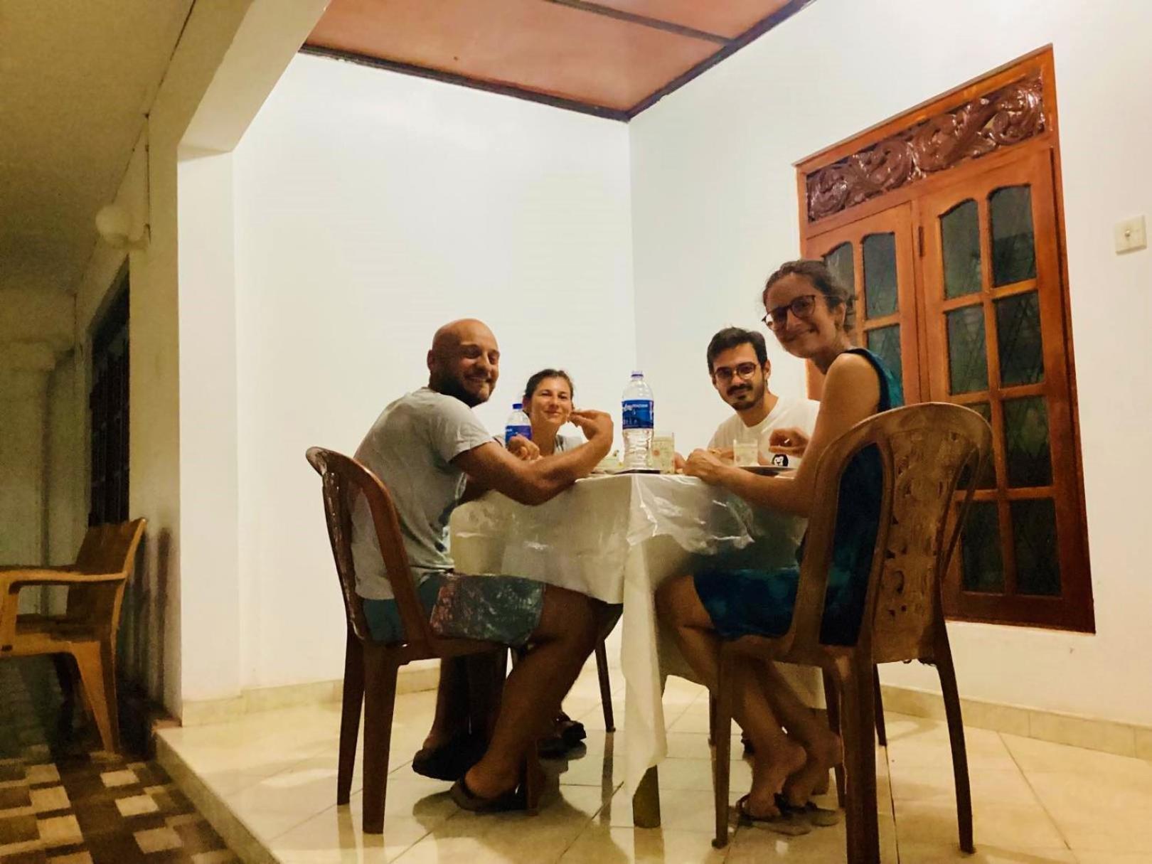 אנוראדפורה Grand Refuge Holiday Rooms מראה חיצוני תמונה